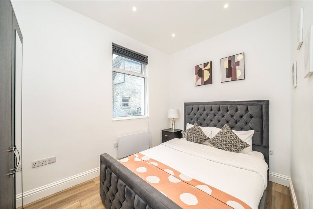 Property photo 3 of 5 Picture No. 06