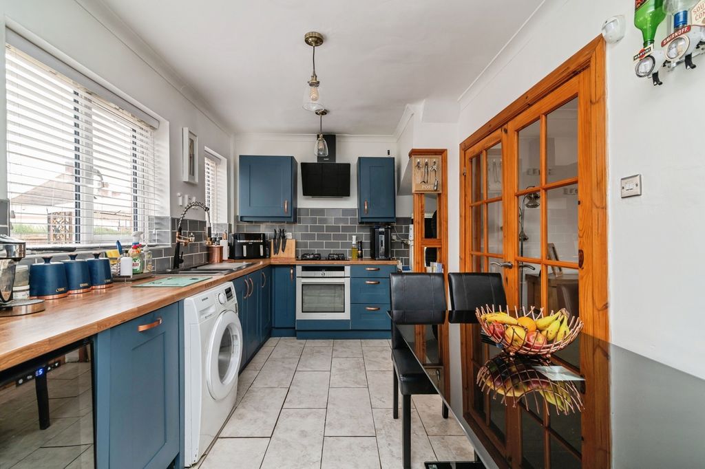 Property photo 2 of 14 Pbox-Img.Jpg