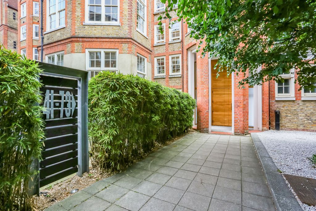 Property photo 1 of 30