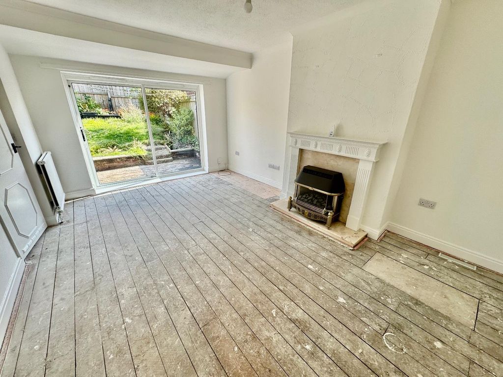 Property photo 2 of 9 Lounge