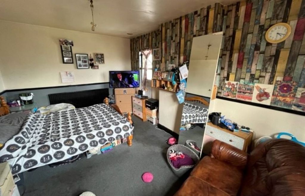 Property photo 2 of 5