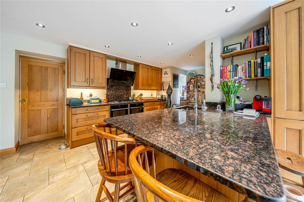 Property photo 3 of 27 Kitchen/Diner