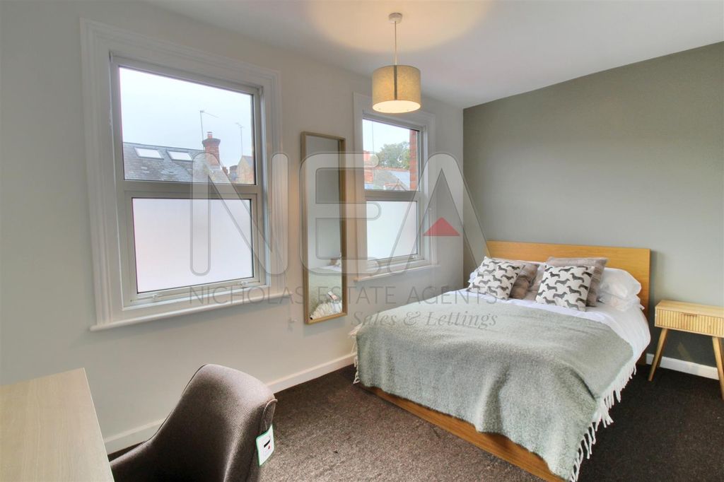 Property photo 1 of 6 Room Five & Ensuite