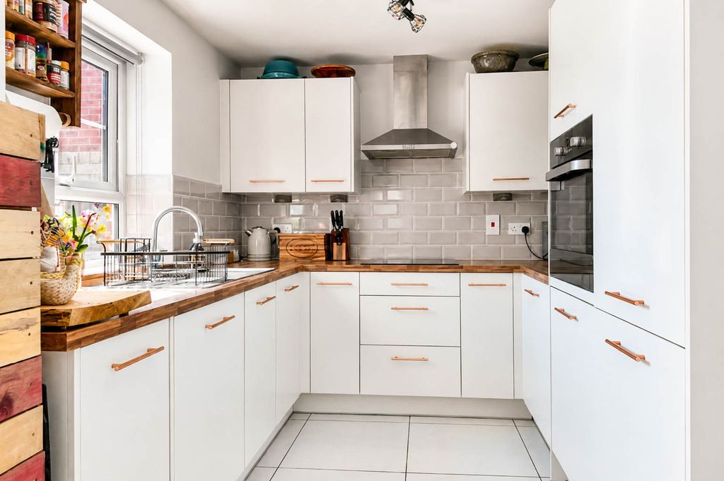 Property photo 2 of 30