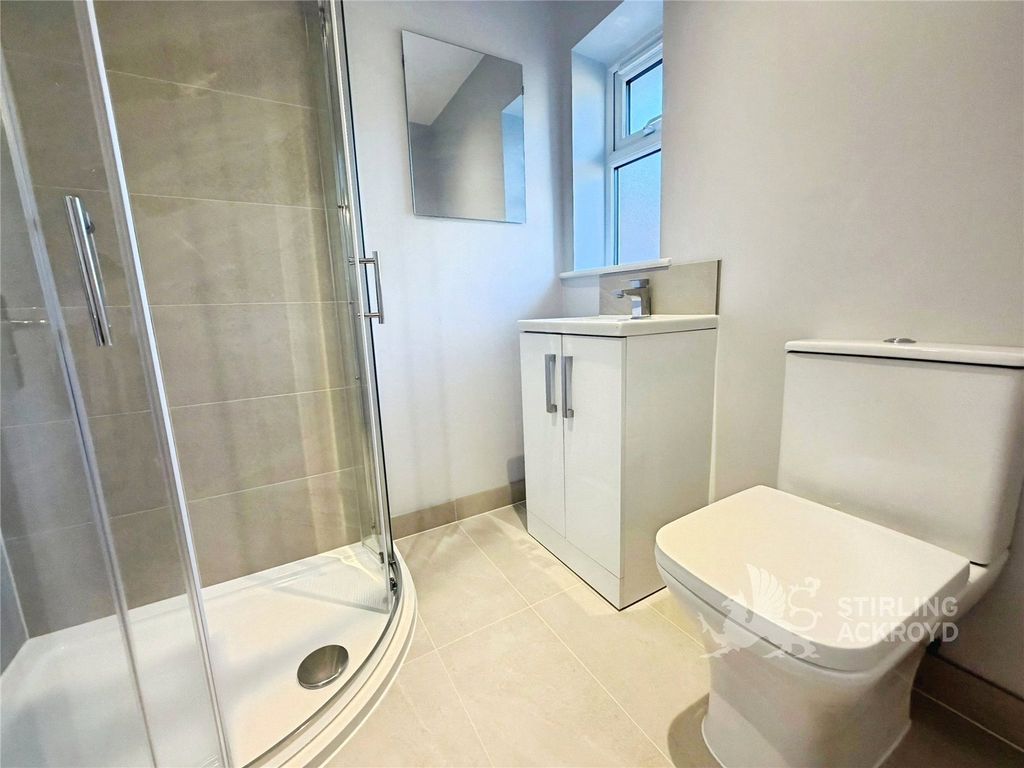 Property photo 2 of 14 Ensuite