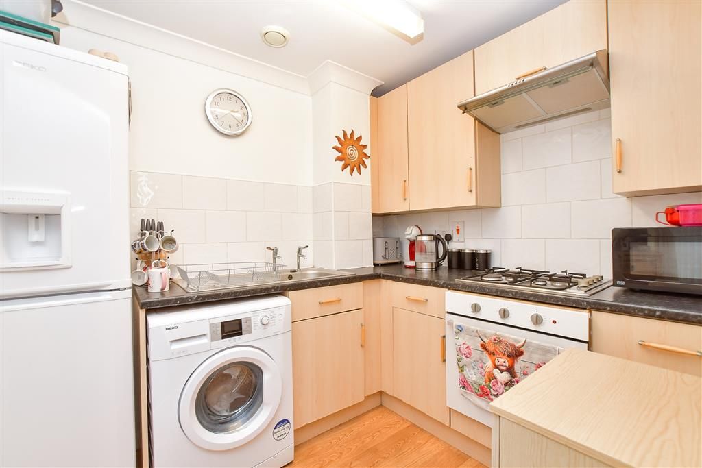 Property photo 3 of 9 Kitchen