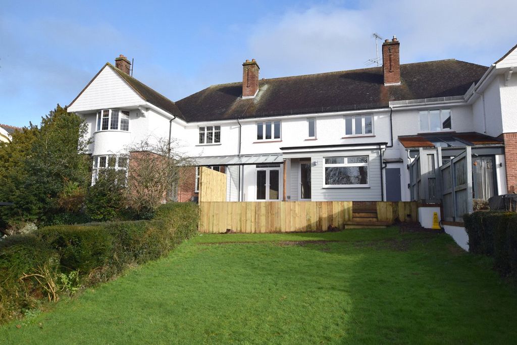 Property photo 1 of 19 External