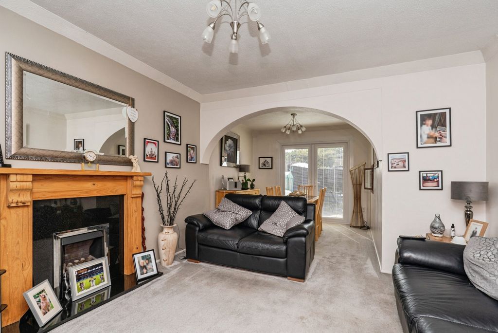 Property photo 2 of 15 Pbox-Img.Jpg