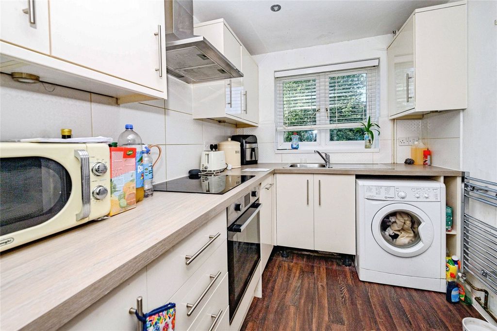 Property photo 3 of 14 Kitchen