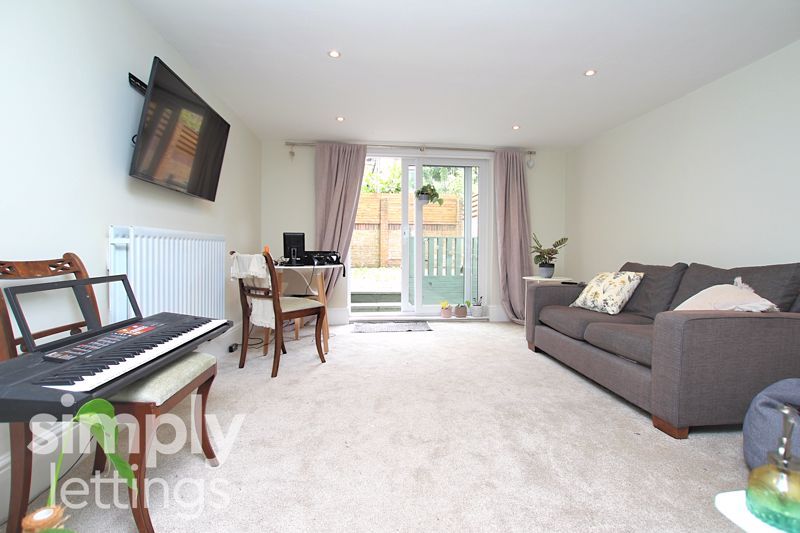 Property photo 3 of 11 Photo 9