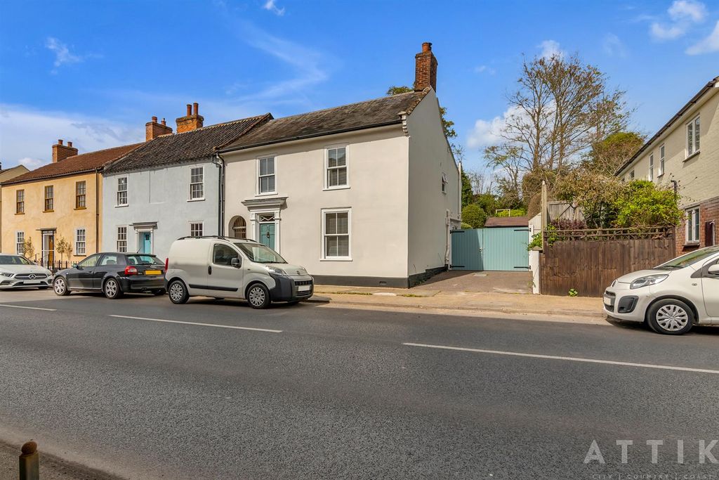Property photo 2 of 47