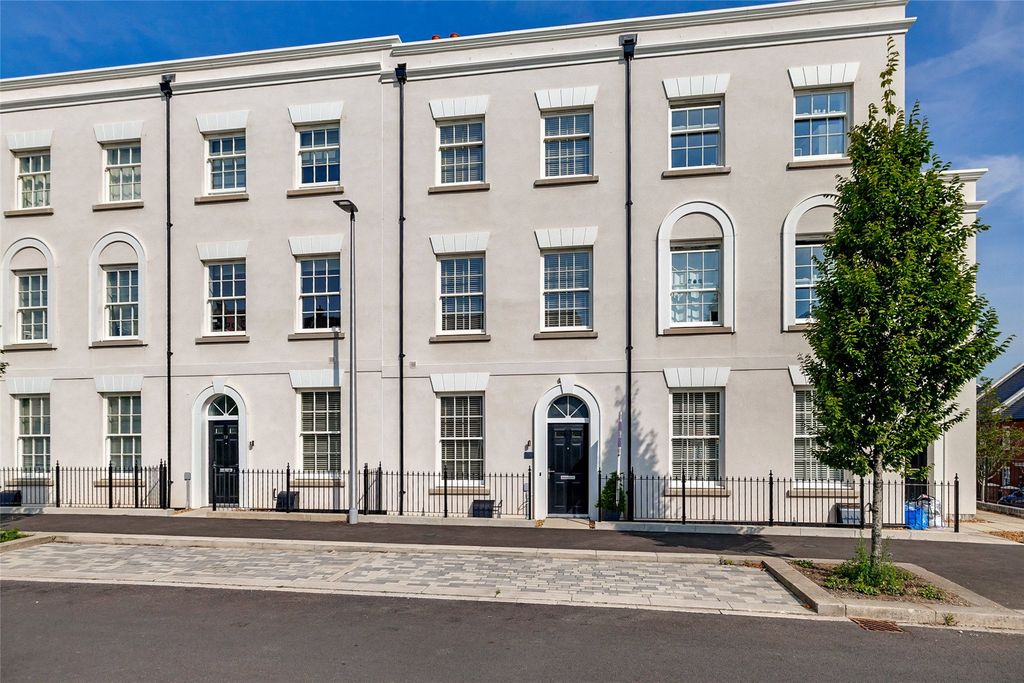 Property photo 1 of 20 Picture No. 02