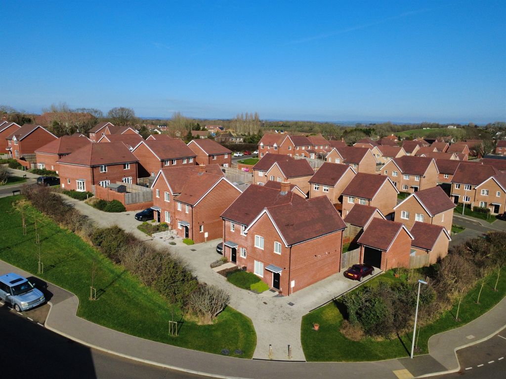 Property photo 2 of 28