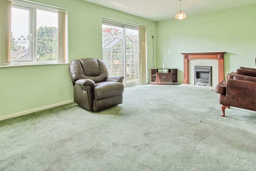 Property photo 2 of 15