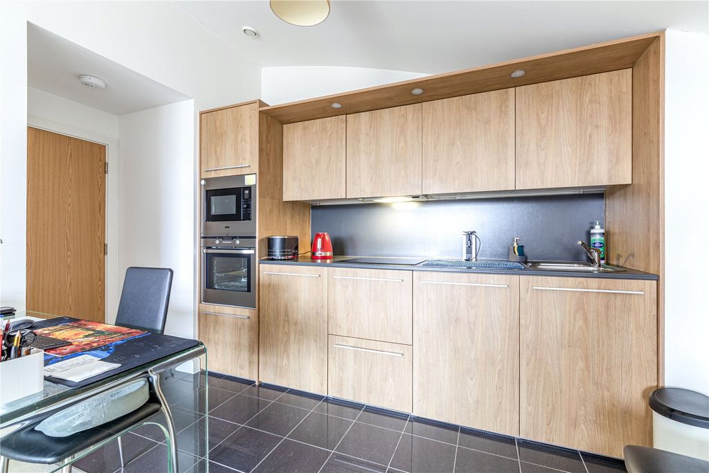 Property photo 3 of 18 Picture No. 12