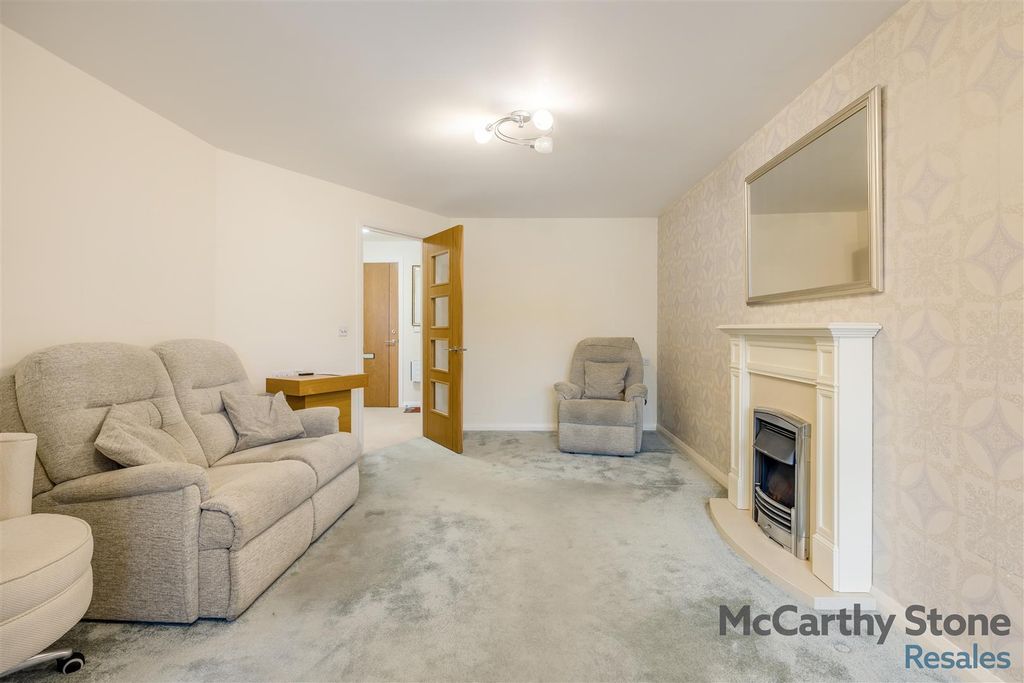 Property photo 3 of 36 8676192-Interior12.Jpg