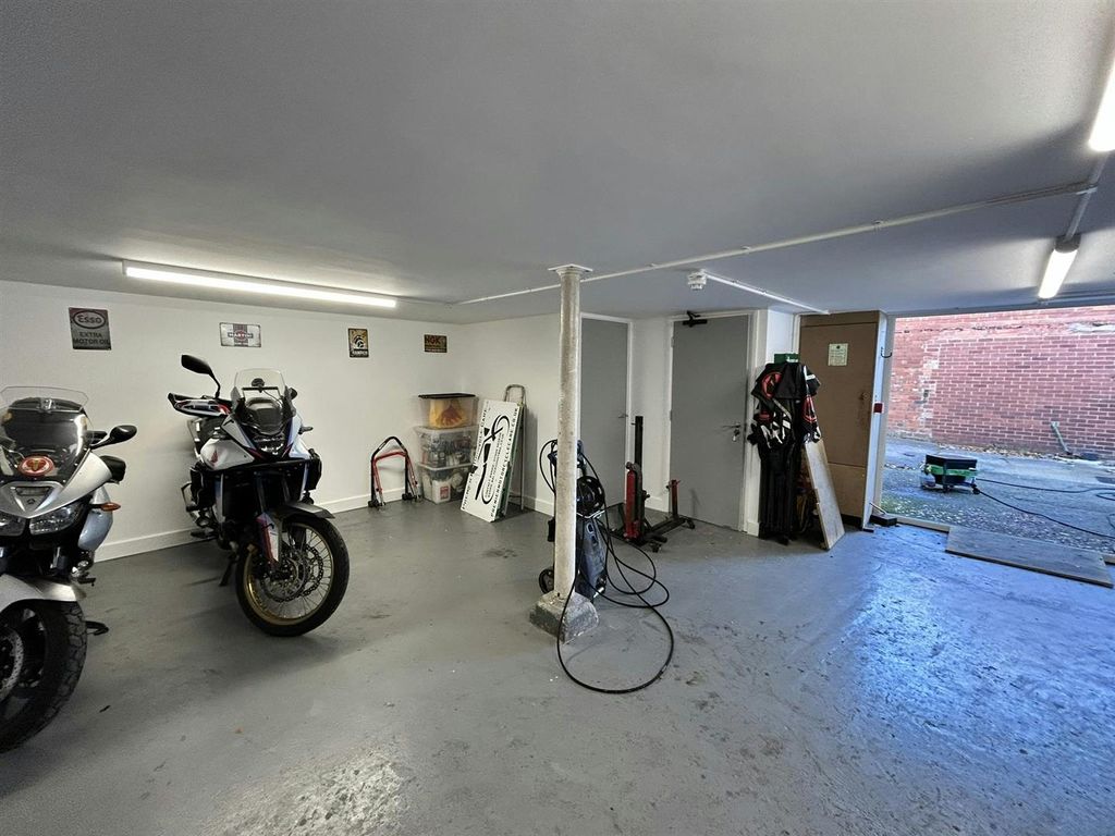 Property photo 2 of 6 Workshop1