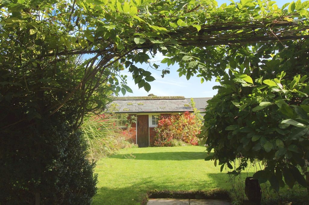 Property photo 1 of 21