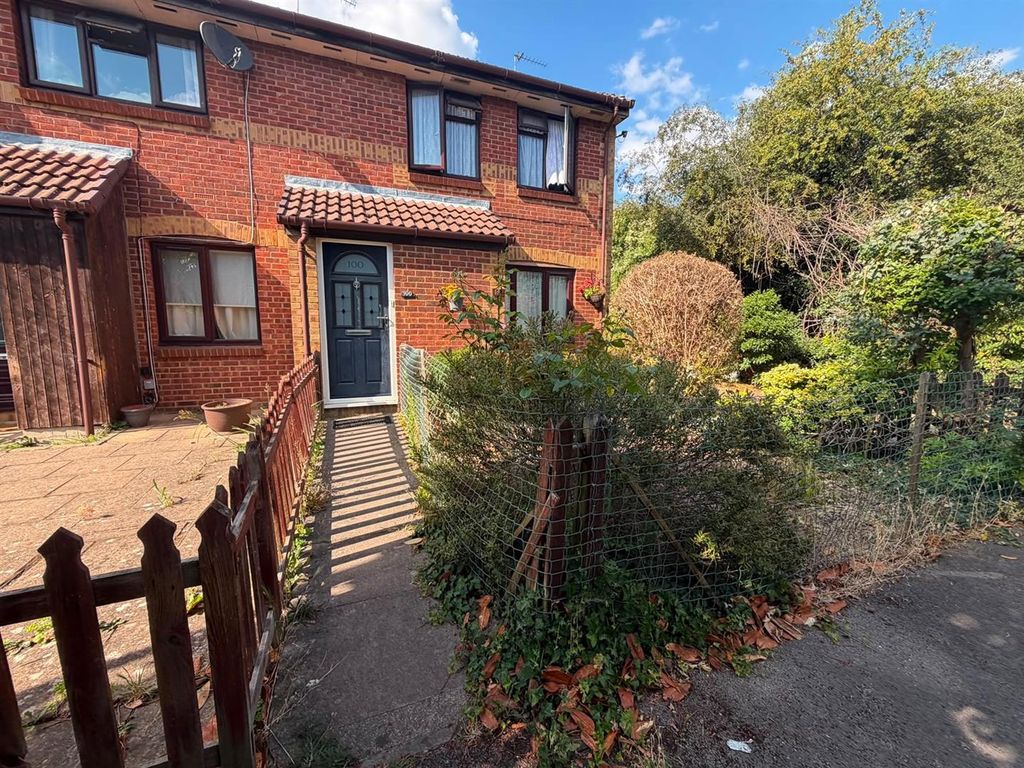 Property photo 1 of 8 External