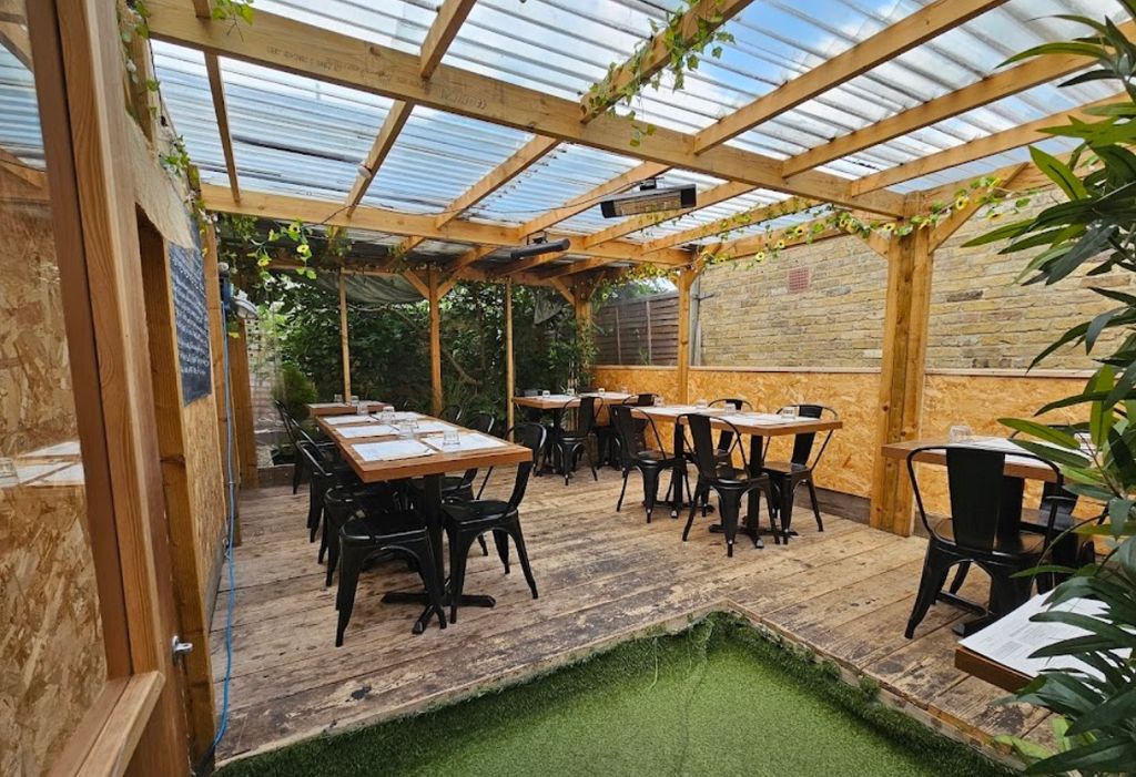 Property photo 2 of 6