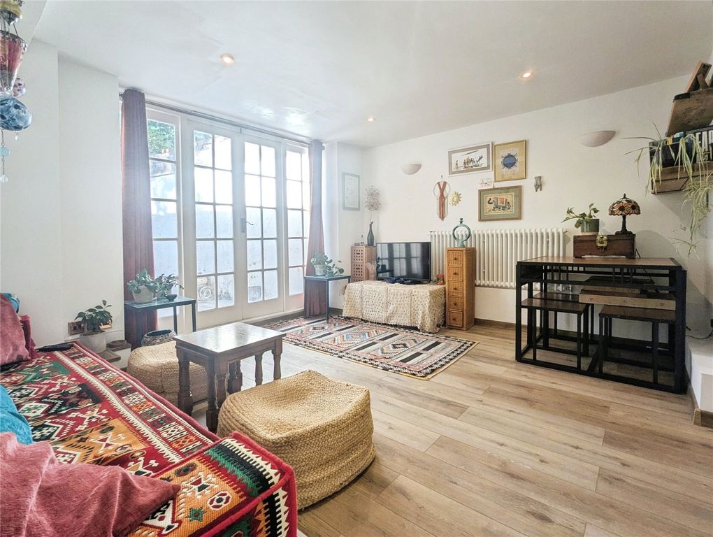 Property photo 2 of 13 Picture No. 16