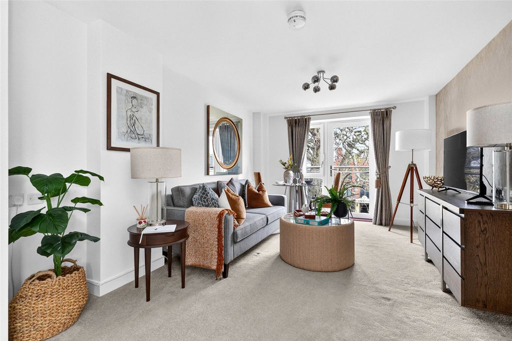 Property photo 1 of 28 Picture No. 05