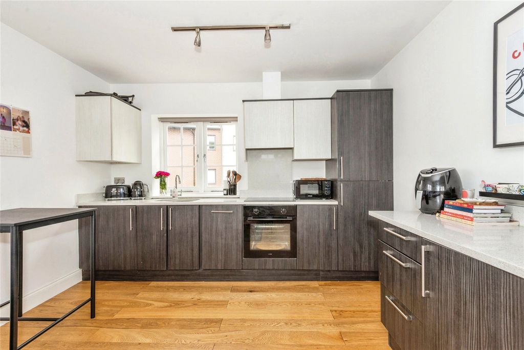 Property photo 2 of 9 Photography