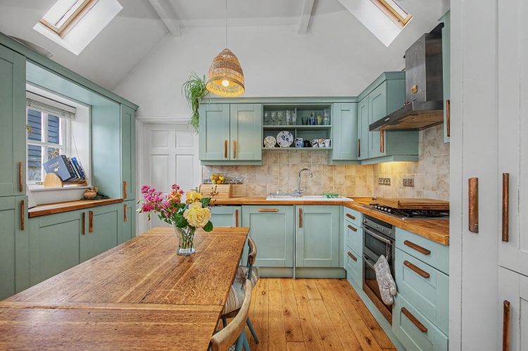 Property photo 3 of 11 329235