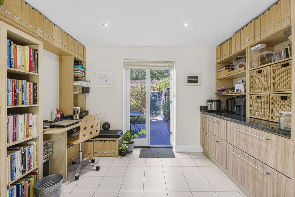 Additional image 4 of 3 bed semi-detached house for saleWillis Grove, Balls Park, Hertford SG13