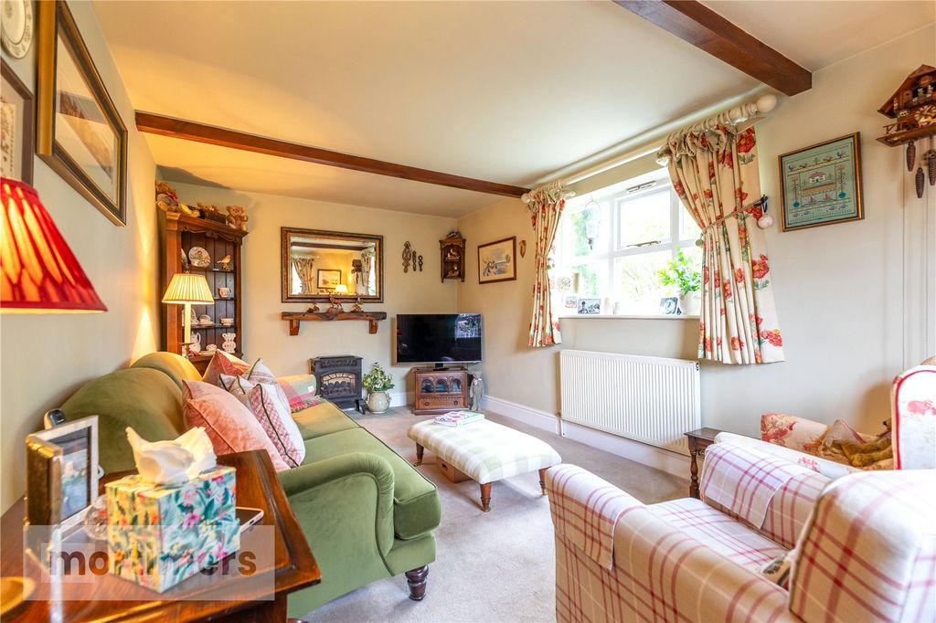 Property photo 3 of 22 Living Room