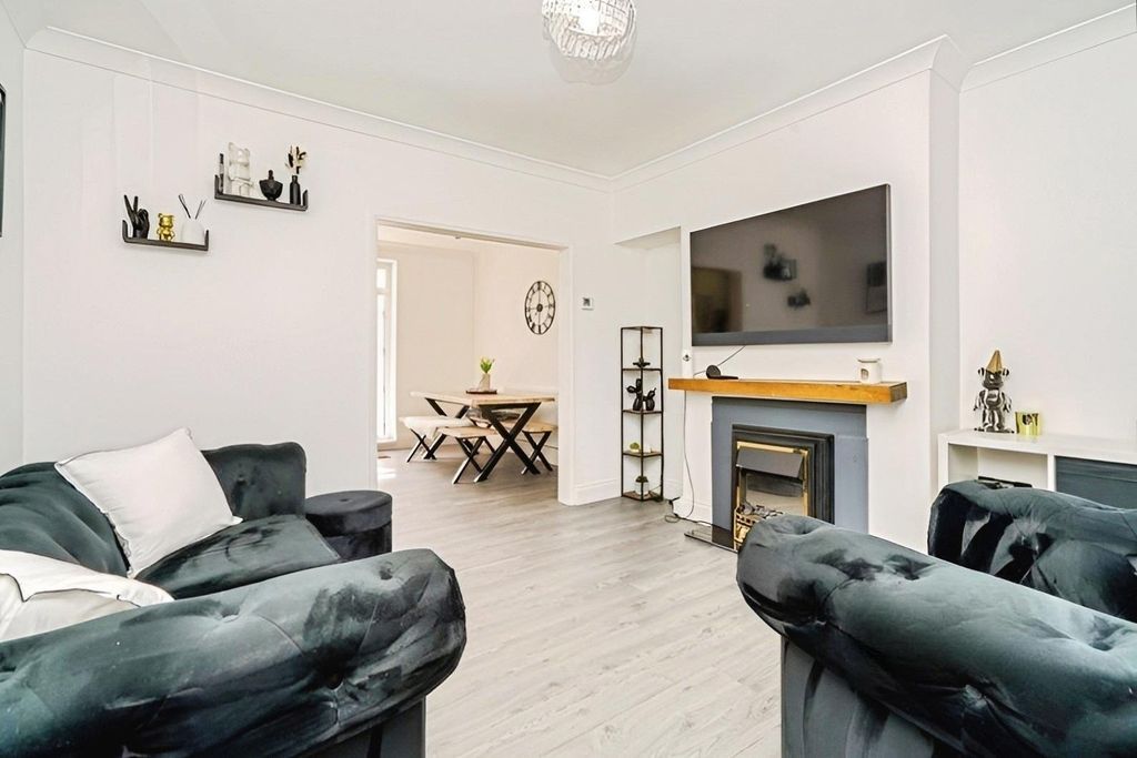 Property photo 2 of 14 Picture No. 05