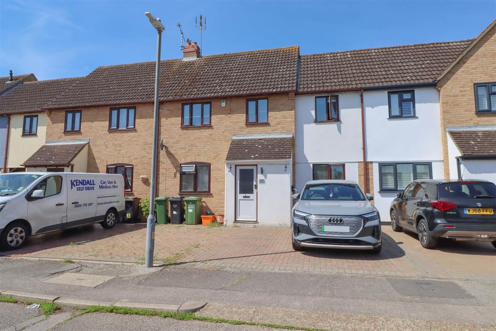 Property photo 1 of 20 17 Woodberry Road Front.Jpg
