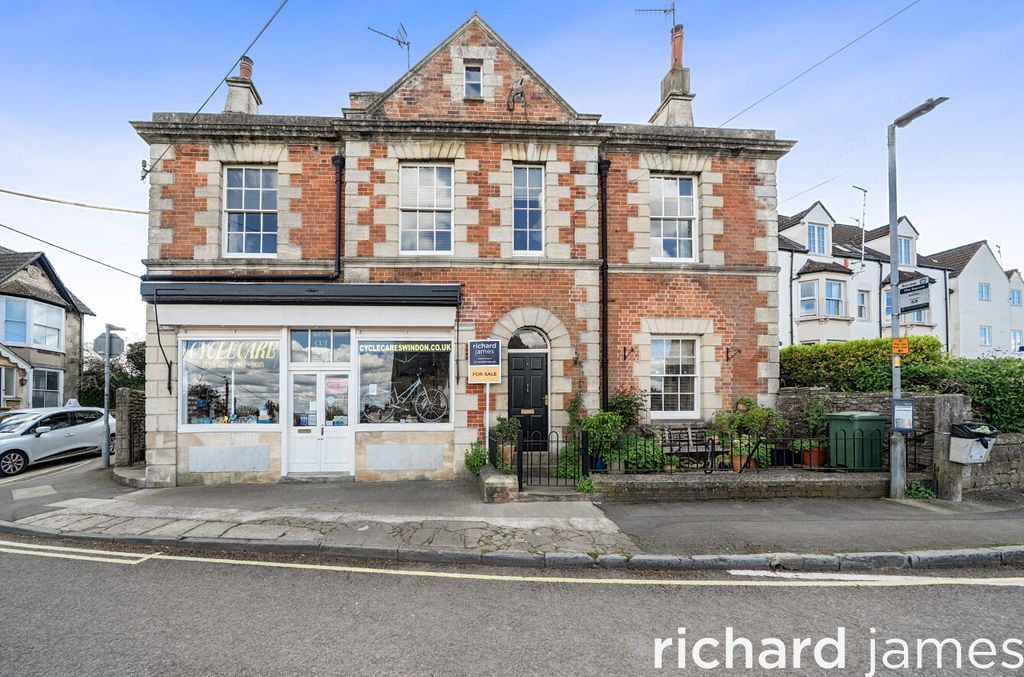 Property photo 1 of 24 F94413Ddcf7A42d389594Fb6F070F80A