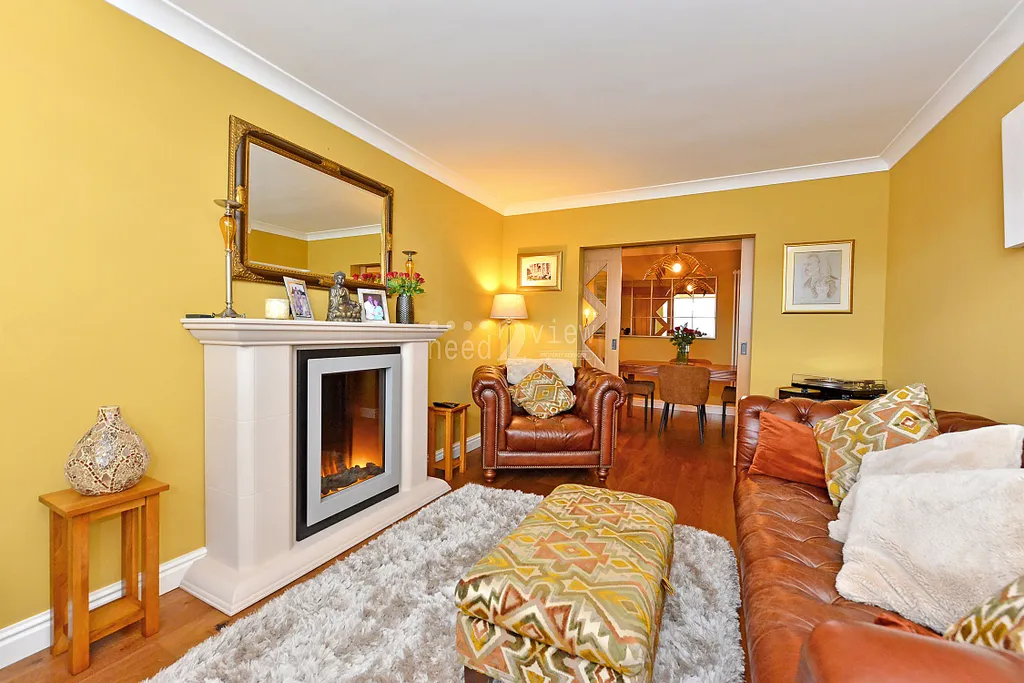 House in Nottingham NG15 - More