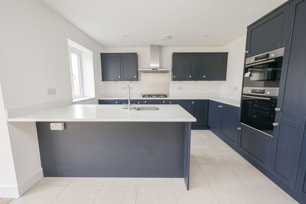 Property photo 3 of 17 4264323