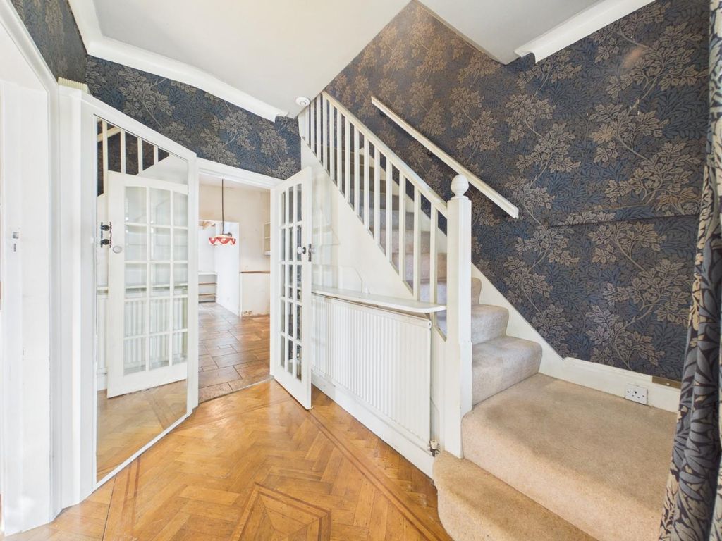 Property photo 2 of 38 Cam04899G0-Pr0420-Still002.Jpg