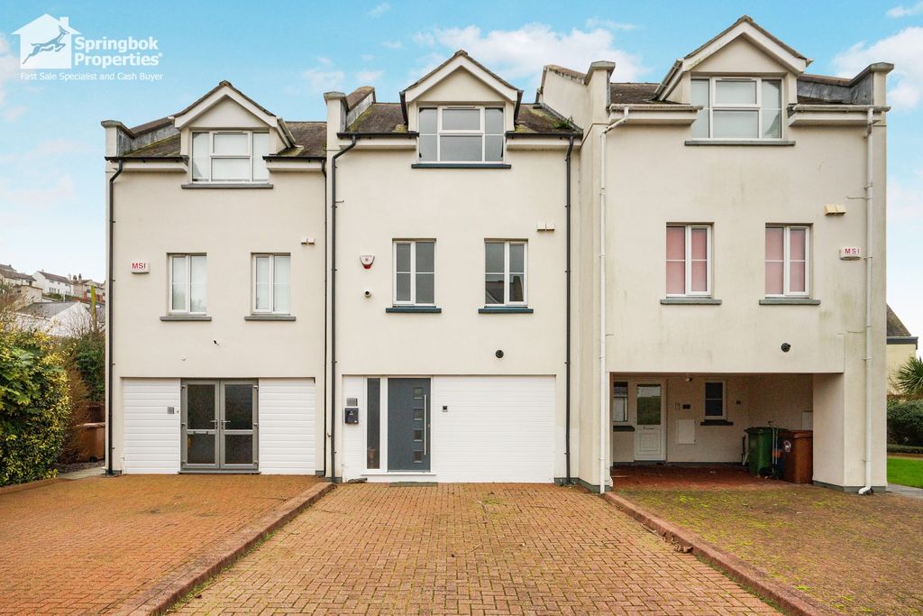 Property photo 1 of 14 Front View