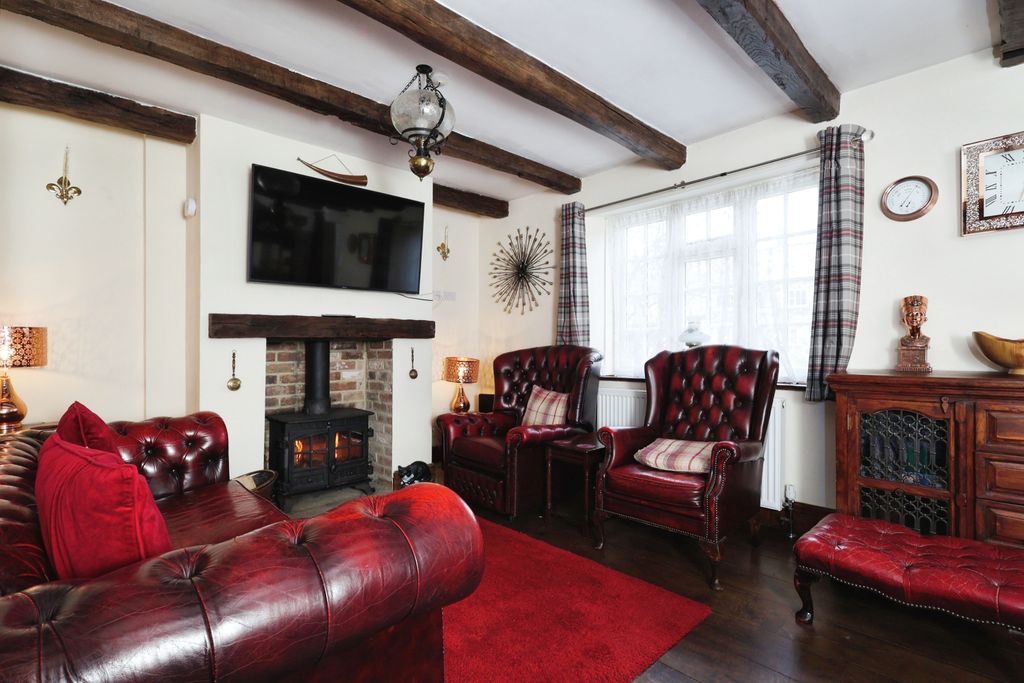 Property photo 3 of 16 Living Room