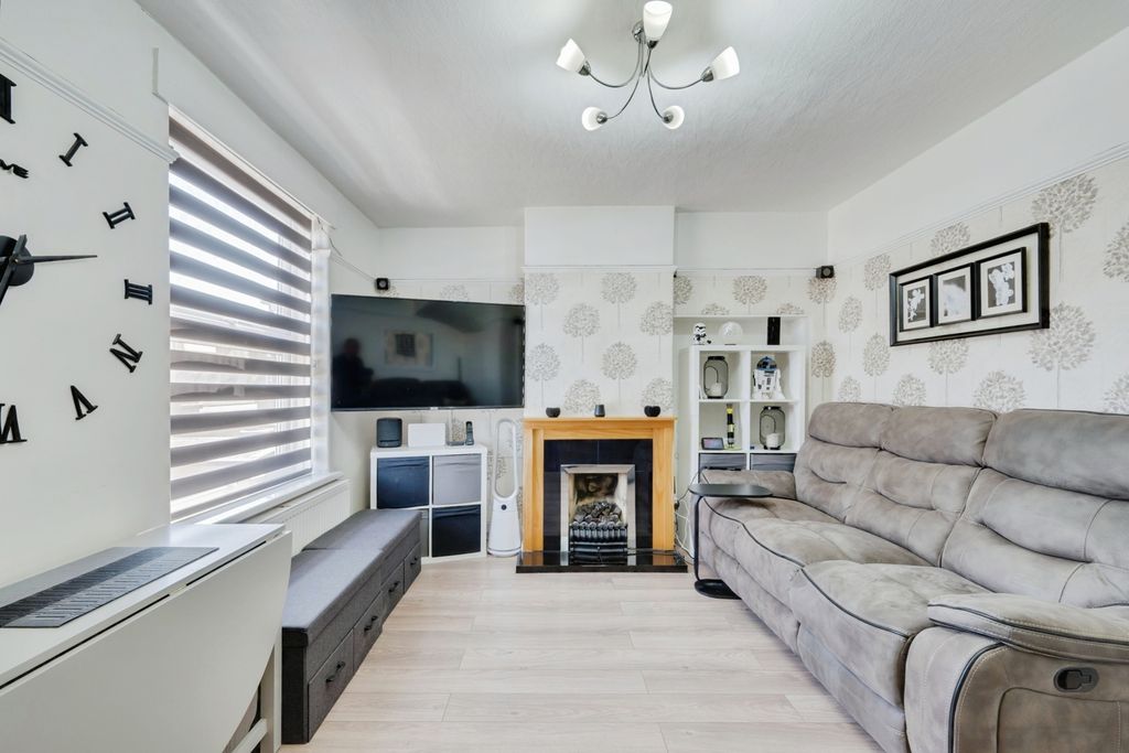 Property photo 1 of 15 Pbox-Img.Jpg