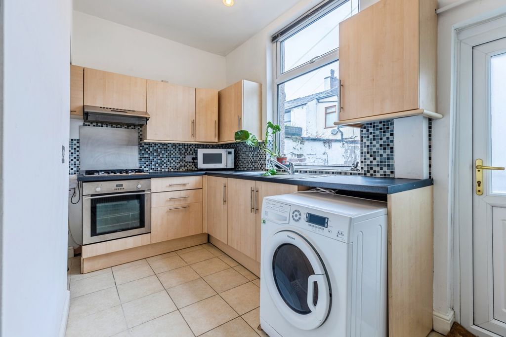 Property photo 3 of 16 Pbox-Img.Jpg