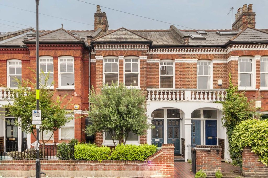 Property photo 1 of 8