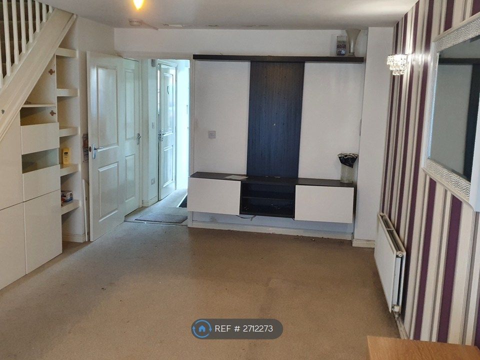 Property photo 3 of 13 Living Room