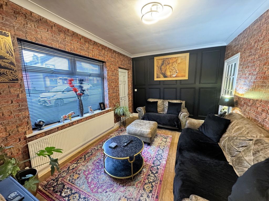 Property photo 3 of 18 Photo 2