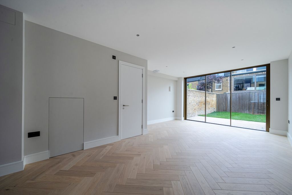 Property photo 2 of 16 1456020-13-69Fc6E...
