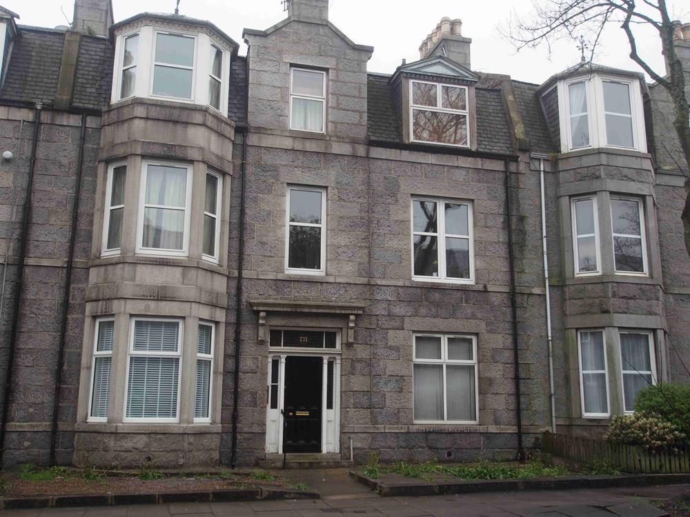 Property photo 1 of 8 Exterior