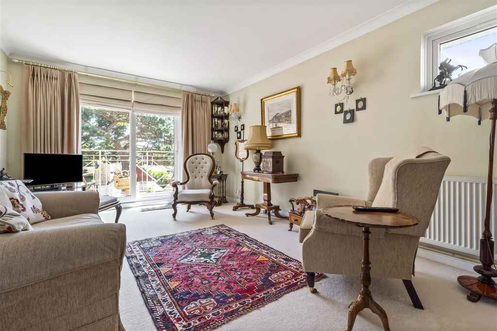 Property photo 3 of 22 15 Chester Lodge-016.Jpg