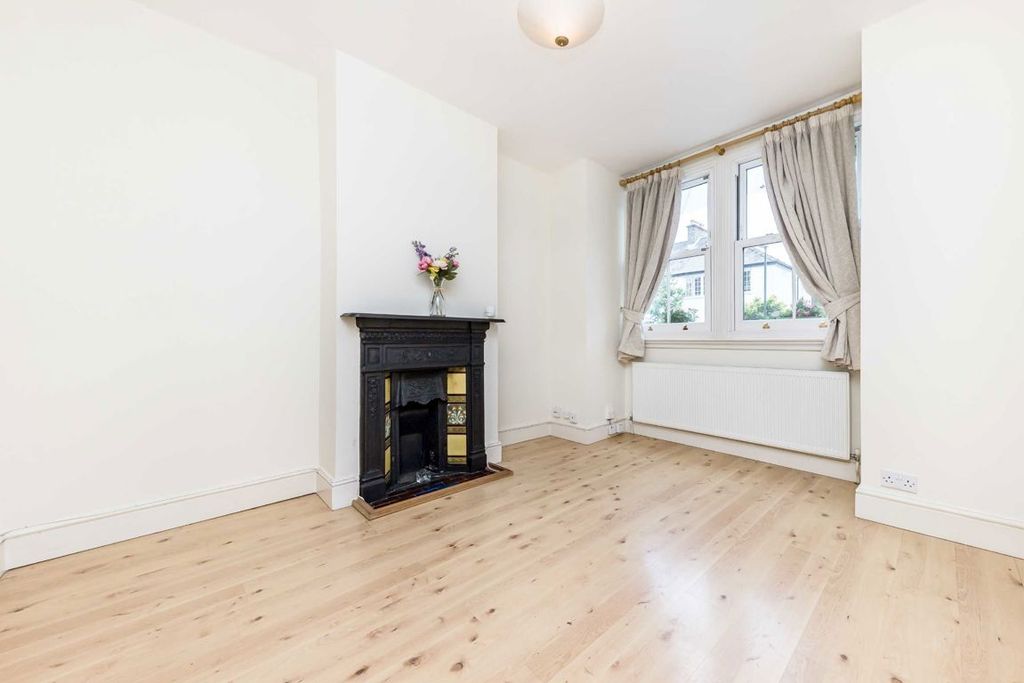Property photo 2 of 7