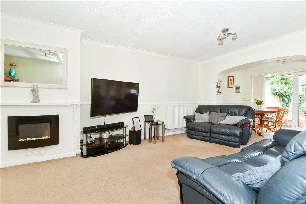 Property photo 2 of 10 Lounge