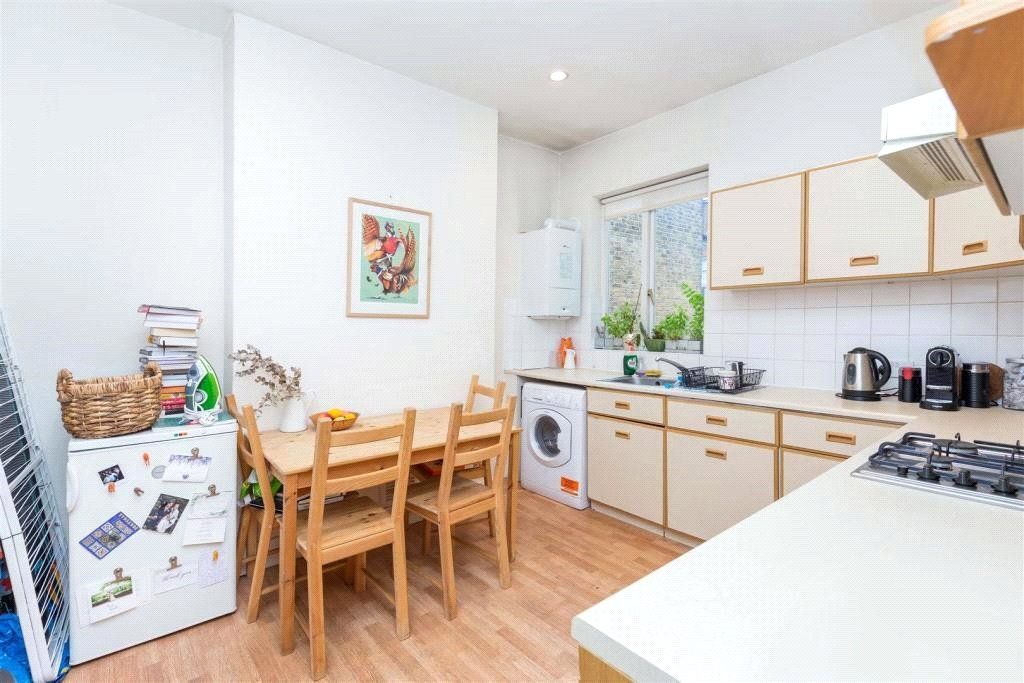 Property photo 3 of 6 Kitchen