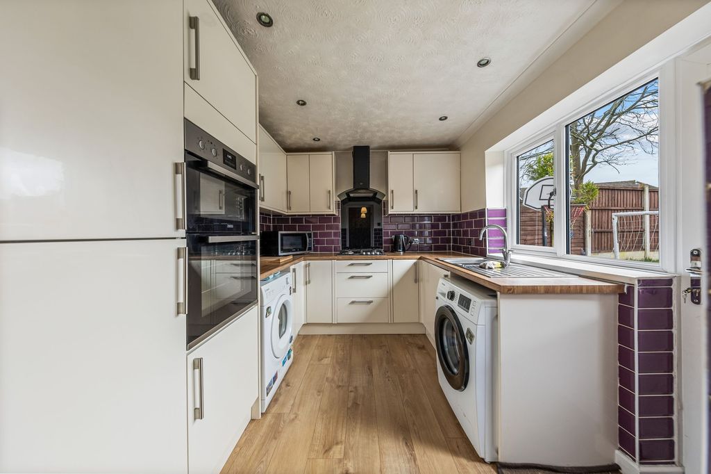 Property photo 3 of 22